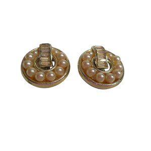 Vintage clip on earrings pearl and baguettes on gold costume jewelry